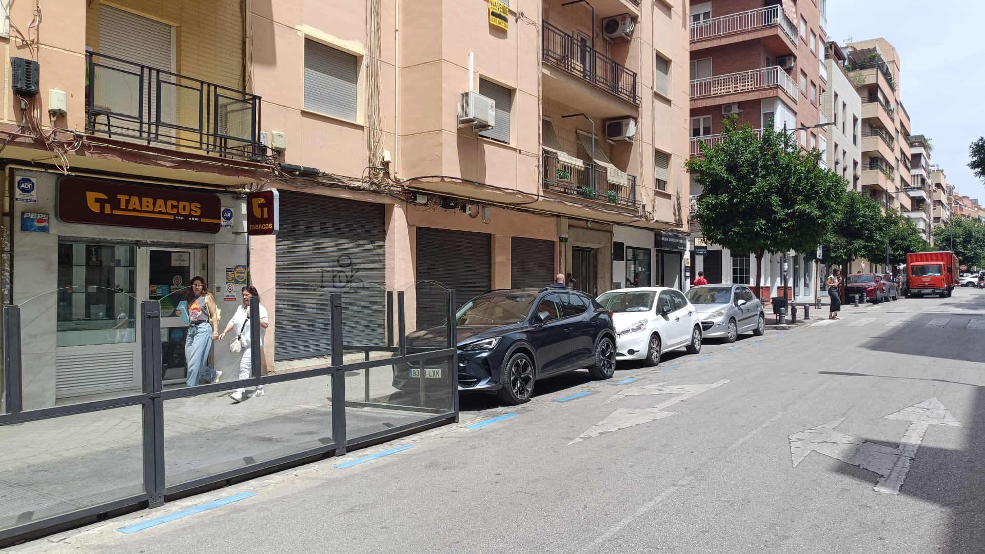 Recorrido por los negocios cerrados del barrio Fígares