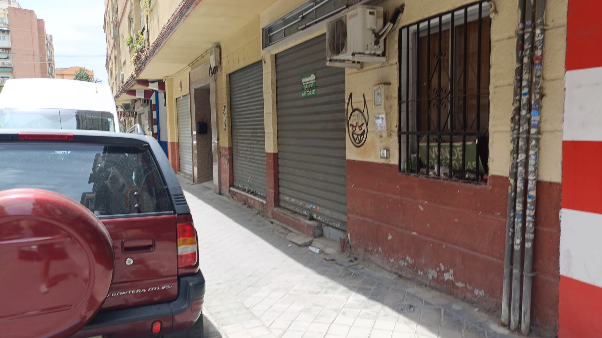 Recorrido por los negocios cerrados del barrio Fígares