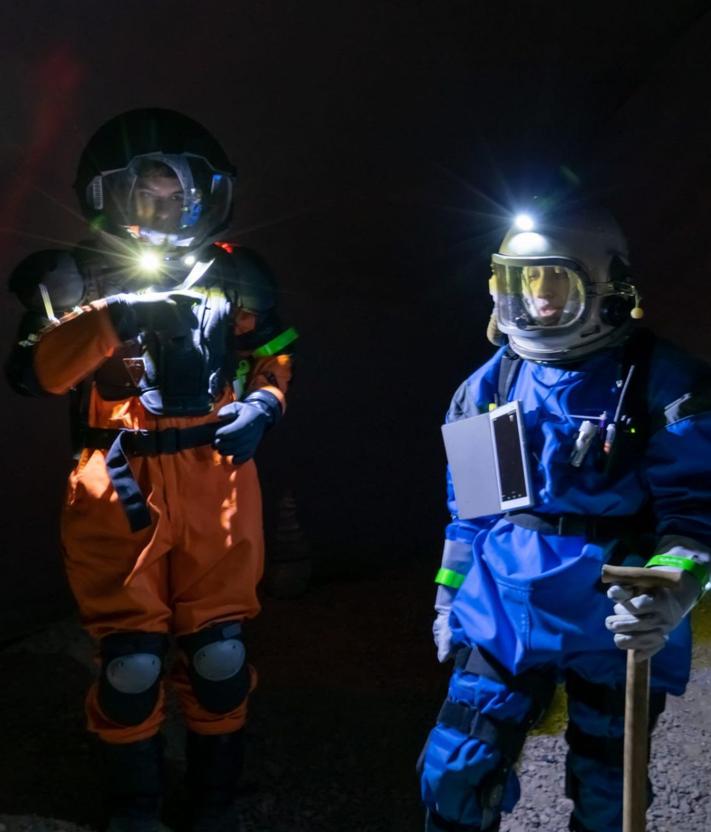 Imagen secundaria 2 - Imágenes de Lunares, zona de laboratorios y de exploración. 