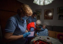 Sanitarios del servicio de urgencias de atención primaria del distrito Granada-Metropolitano.