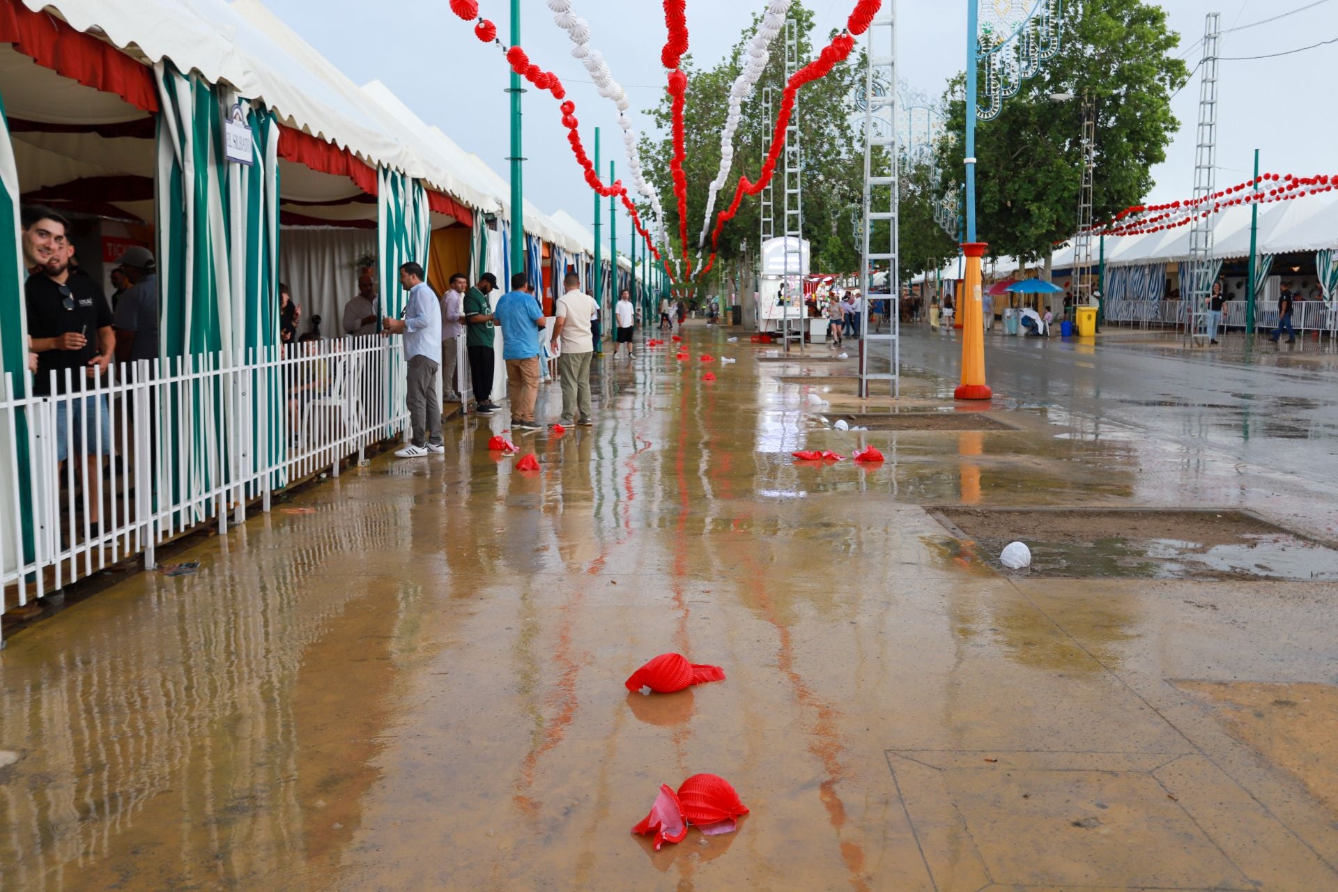 Las mejores imágenes del viernes de Corpus: los Morente, los Mutantes y la manta de agua