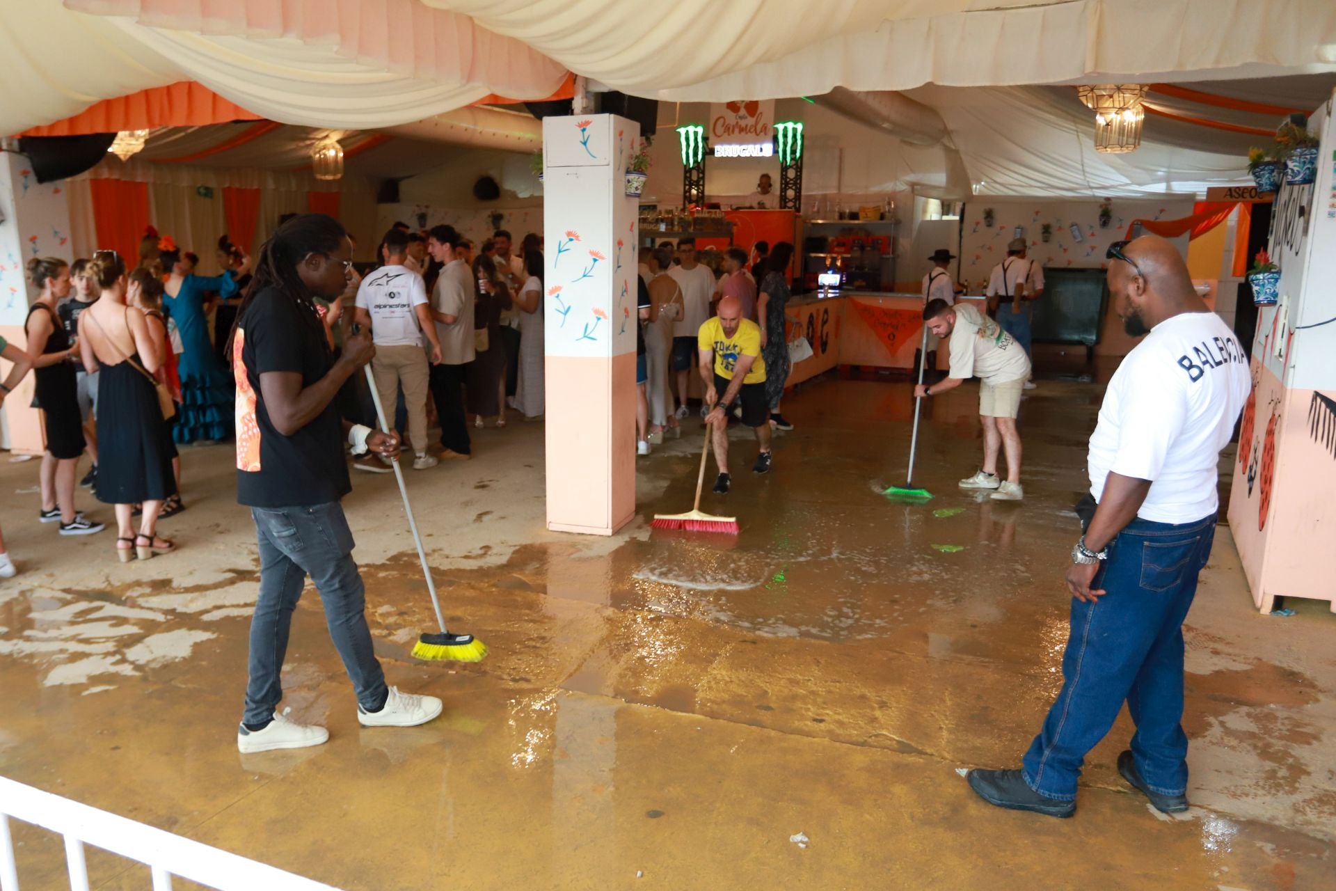Las mejores imágenes del viernes de Corpus: los Morente, los Mutantes y la manta de agua