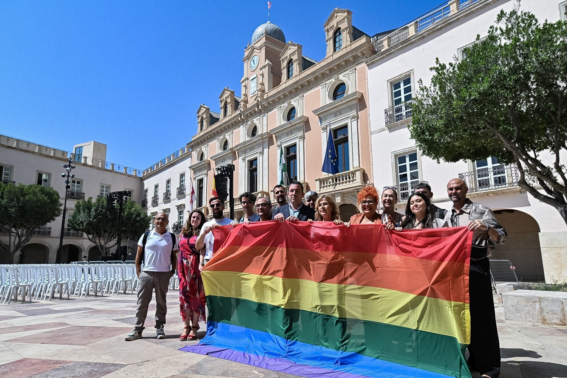Almería aprueba el primer plan municipal LGTBI para promover...