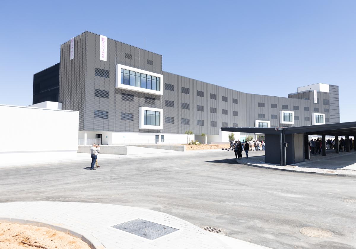 En la parcela de 100.000 metros de Ifmif Dones en la Citai de Escúzar se levantan ya los tres primeros edificios del complejo del acelerador de partículas.