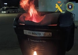 Detenido por incendiar una veintena de contenedores de basura en Níjar