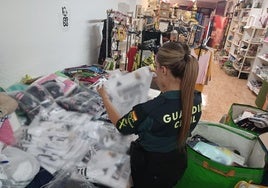 La Guardia Civil interviene varios productos falsificados en Granada,
