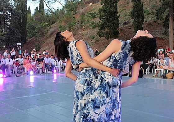 La danza regresa al mirador de la Esperanza de Vilches.