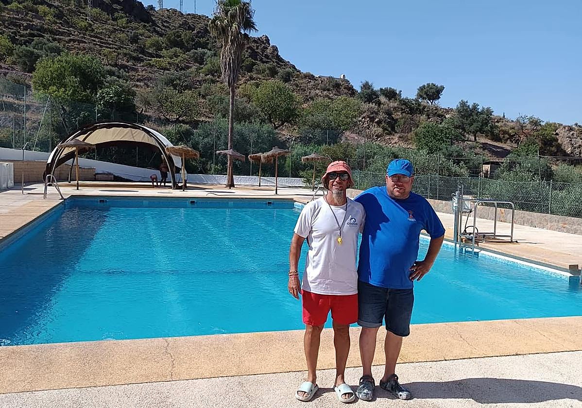 Desde este domingo ya se puede uno bañar en la piscina de Felix.