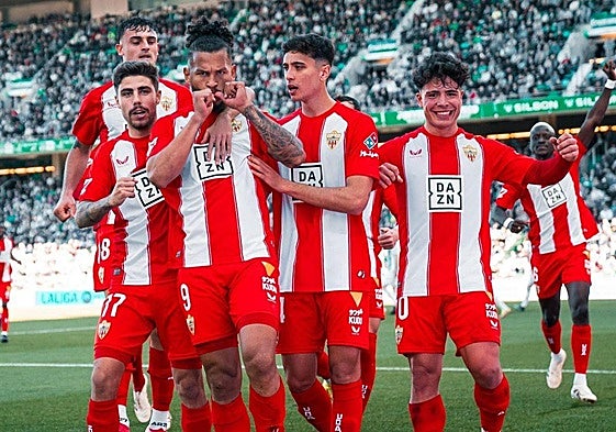 La UD Almería cambia su piel.