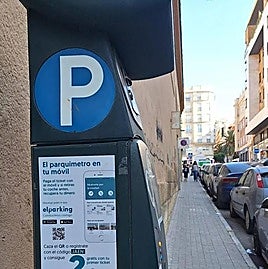 Parquímetro en la plaza de la Libertad, junto a la estación de autobuses.