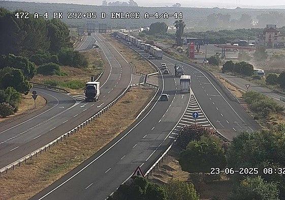 Colapso de tráfico en la A-4 tras el accidente