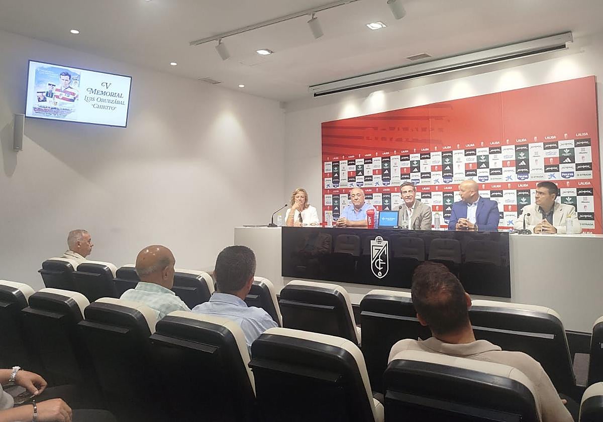 Presentación del V memorial por Chikito este lunes en la sala de prensa de Los Cármenes.