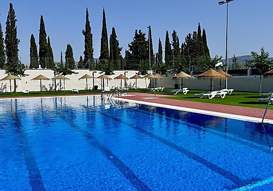 Piscina municipal Manolo Cañete.