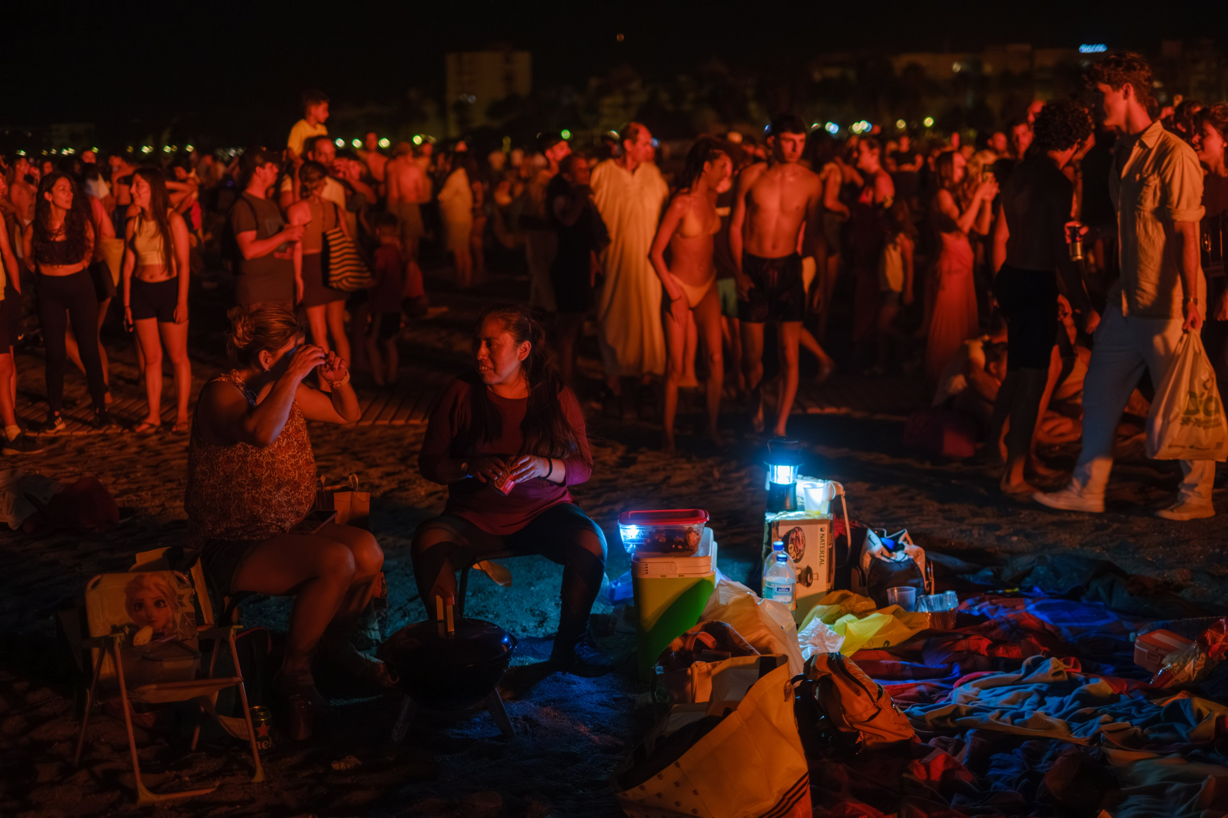 La noche de San Juan en la Costa de Granada, en imágenes