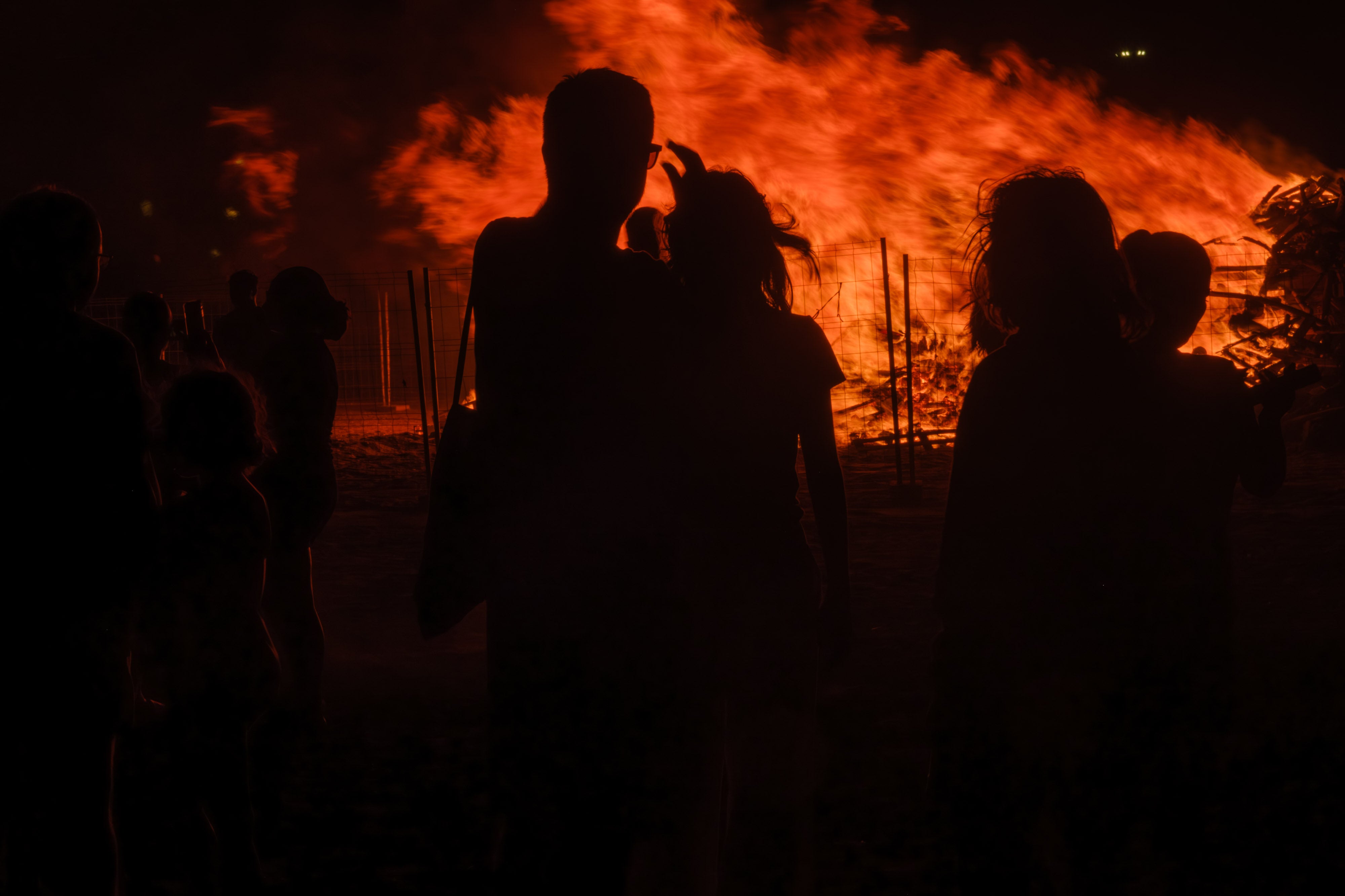 La noche de San Juan en la Costa de Granada, en imágenes