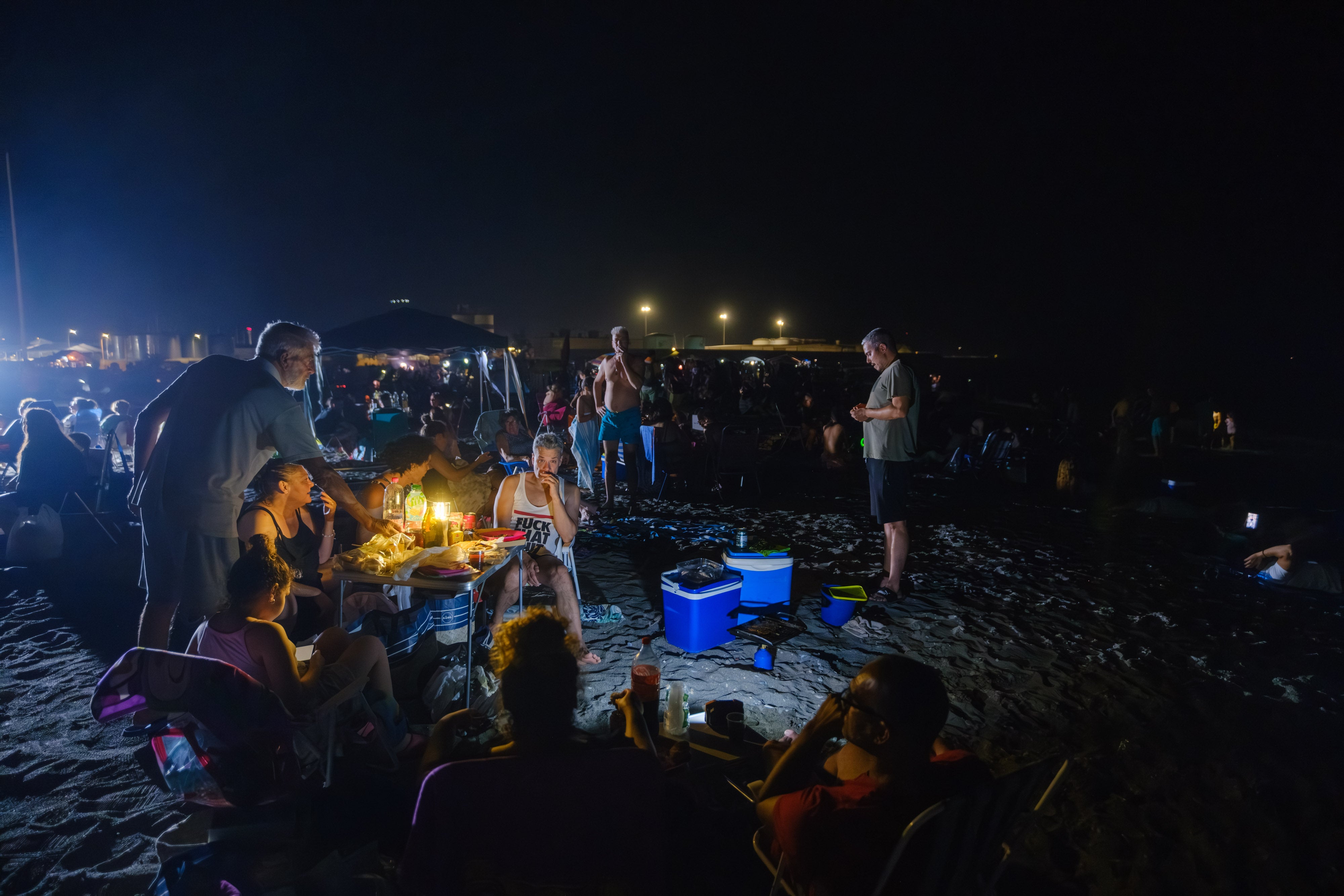 La noche de San Juan en la Costa de Granada, en imágenes