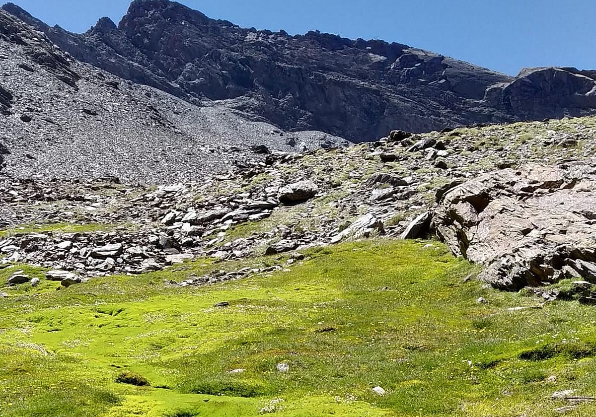 La UGR lidera un estudio sobre el impacto del cambio climático y el turismo en las montañas mediterráneas