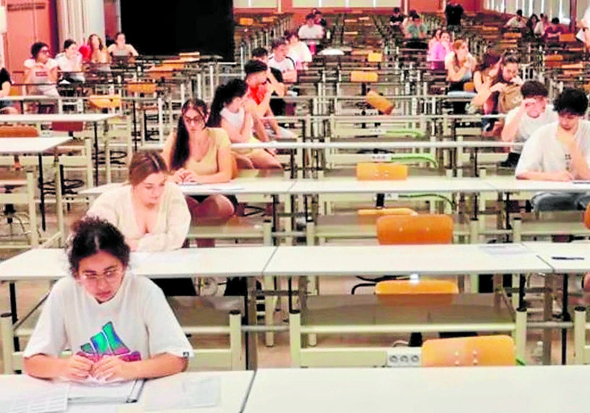 El grado en Enfermería de la UGR, la tercera carrera...