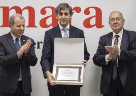 Álvarez-Pallete, expresidente de Telefónica, distinguido por la Cámara de Almería