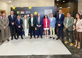 Autoridades en la clausura de las jornadas 'Nueva política de defensa europea'.
