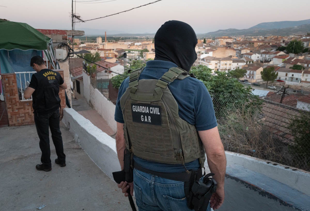 Las imágenes de la redada de la Guardia Civil contra un clan de atracadores