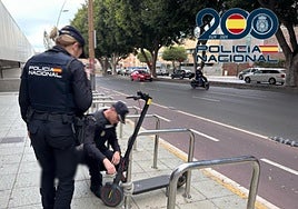 La Policía advierte del hurto de patinetes en Almería