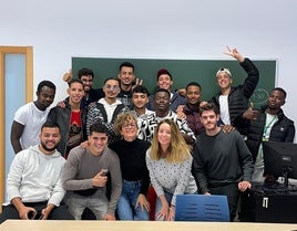 Estudiantes de Educación Social de la UGR trabajan con personas migrantes en una experiencia docente innovadora