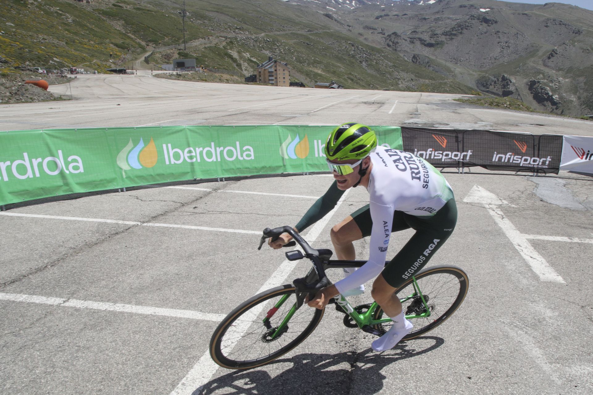 Abel Balderstoner, ganador de la cronoescalada nacional en Sierra Nevada.