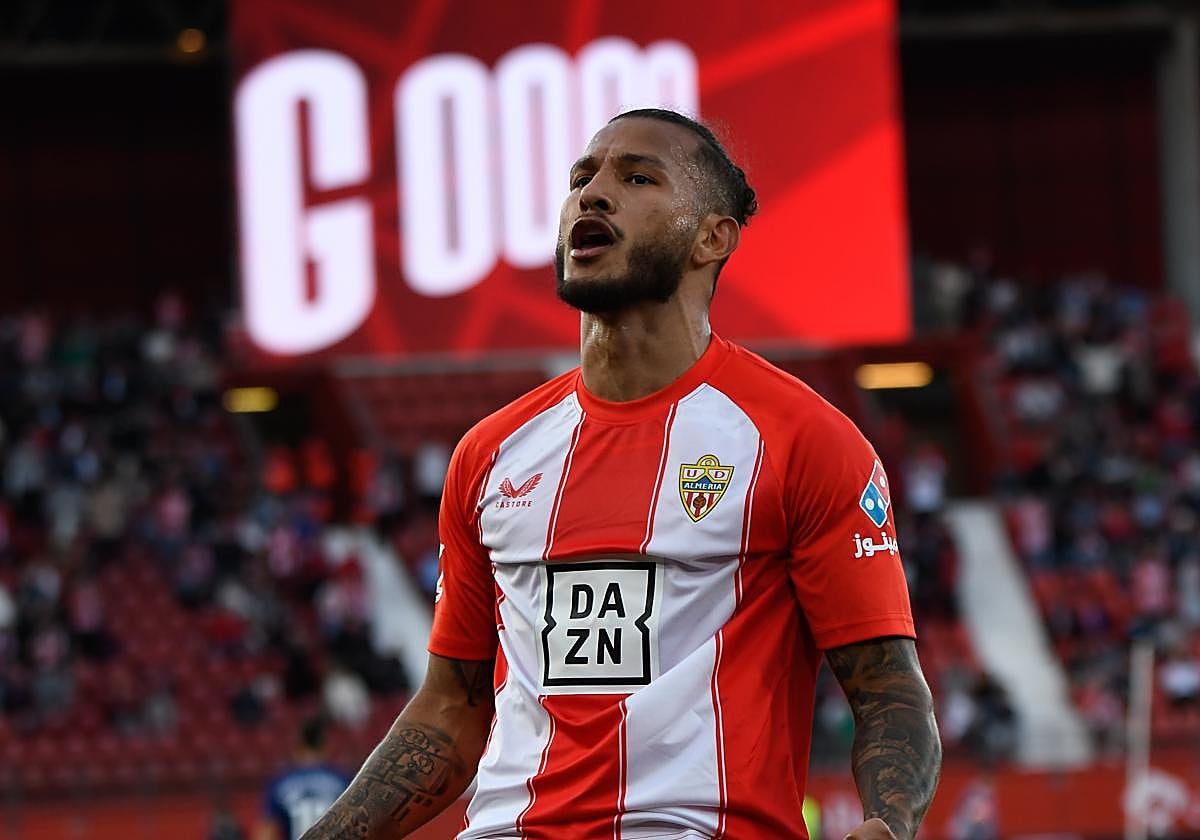 El gol, problema que imposibilita que Luis Suárez se quede; en Portugal lo buscan..