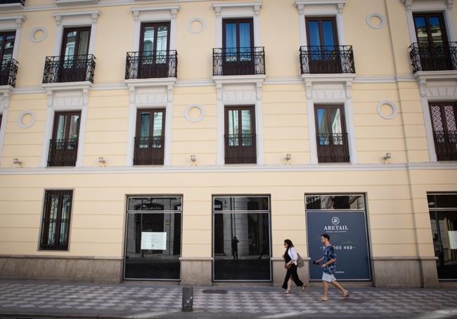 Fachada que da a la calle Recogidas.