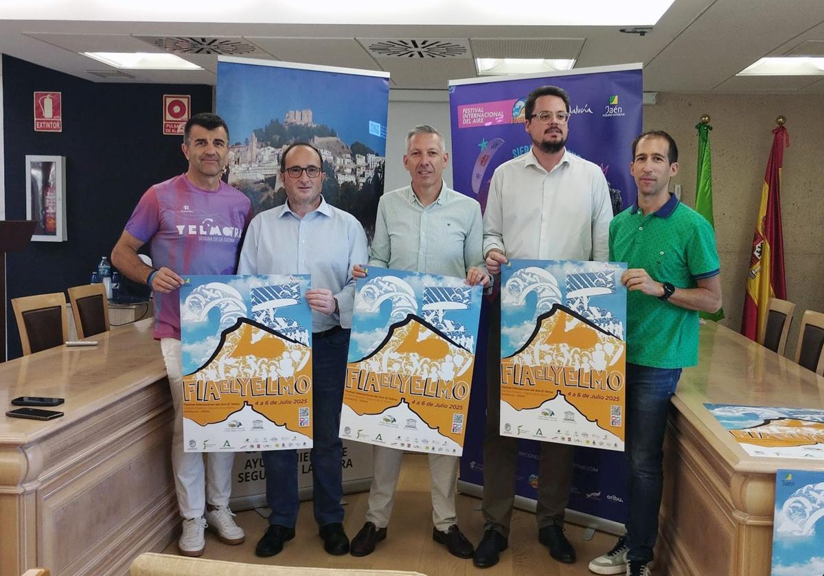 Los mejores pilotos se dan cita en el cielo de Segura de la Sierra...
