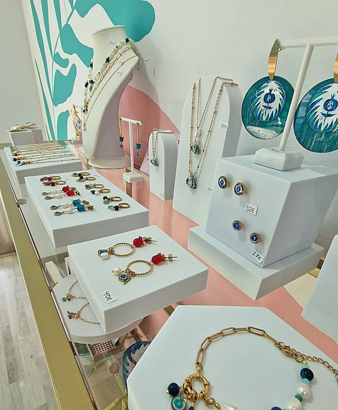 Imagen secundaria 2 - Dentro de la nueva tienda de Noelia.