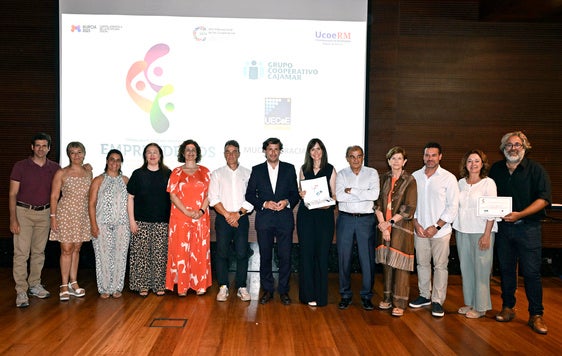 UECoE y Grupo Cajamar celebran la entrega de los premios 'Emprendemos'