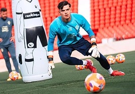 Bruno Iribarne continuará trabajando para la UD Almería, tras renovar hasta 2029.