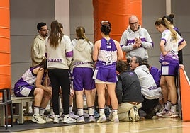 Tiempo muerto en un partido del GmasB en casa esta temporada