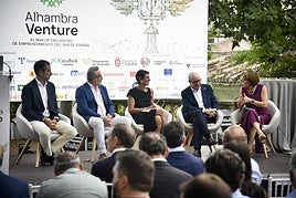 Pitches institucionales sobre emprendimiento en administraciones públicas.