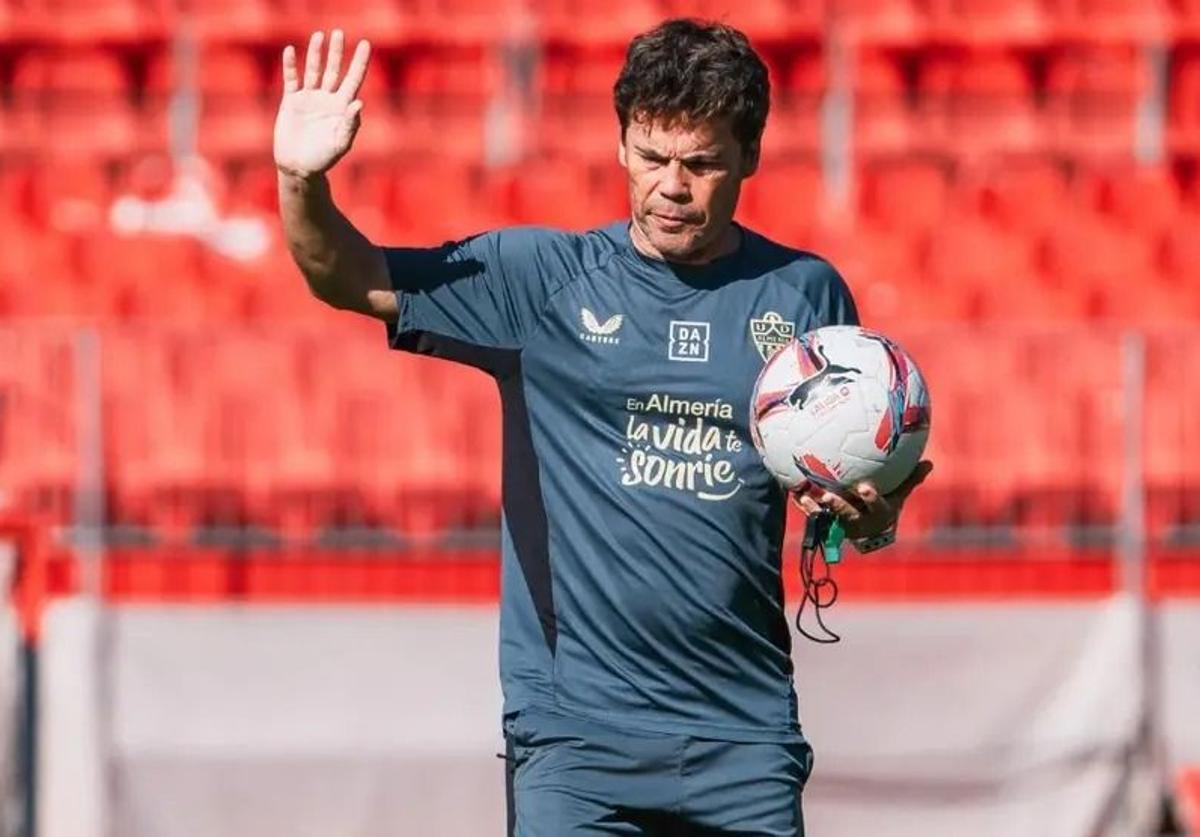 Rubi, el técnico del Almería, es el 'viejo...