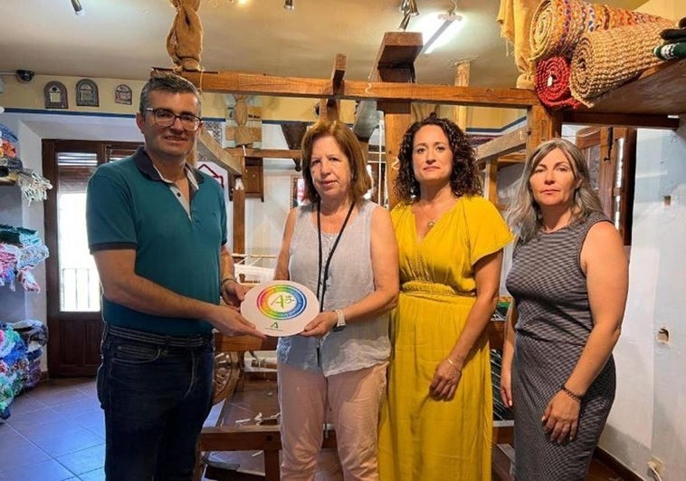 La granadina Ana Martínez, Premio Andaluz a la Artesanía