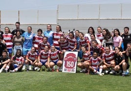 Parte de la plantilla del Granada femenino tras concluir el pasado curso.