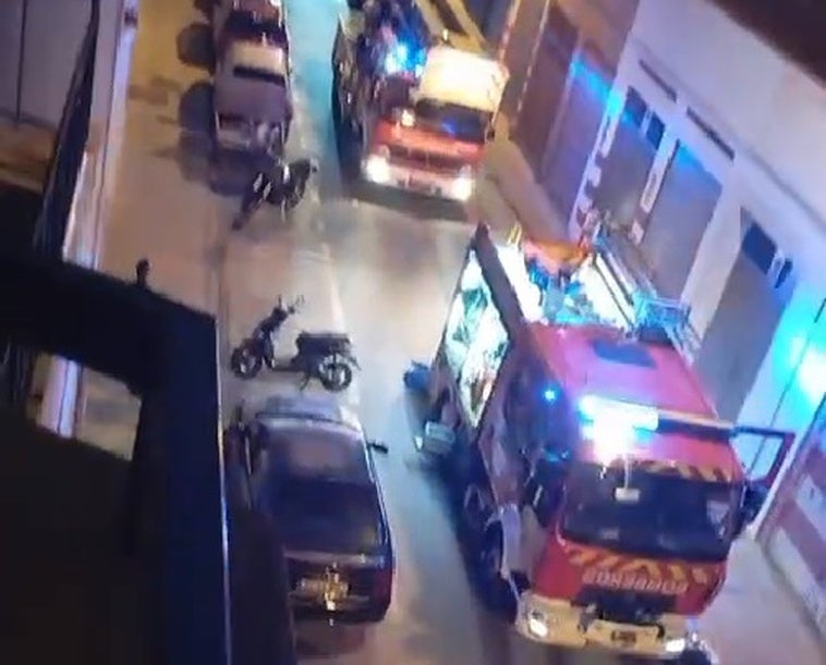Susto en la Chana por el incendio de una vivienda en una sexta planta