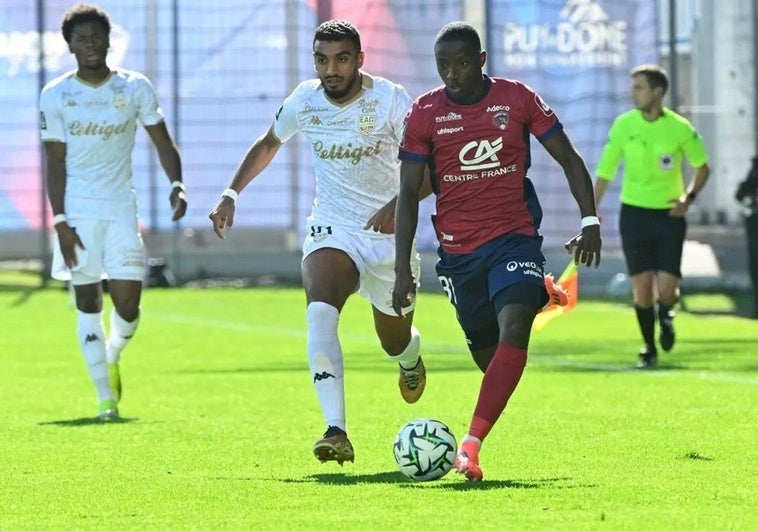 Oficial: Baïla Diallo, cuarto fichaje del Granada CF