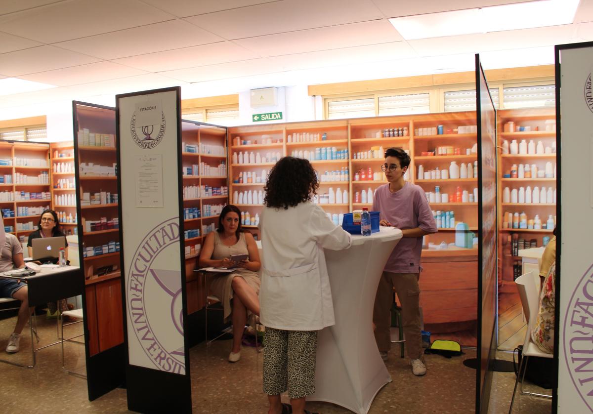 La Facultad de Farmacia implanta la prueba ECOE como nuevo sistema de evaluación clínica