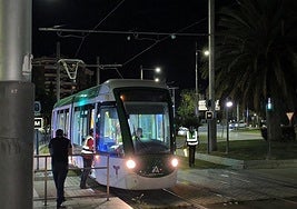 El tranvía, en pruebas por el centro, el pasado mes de mayo.