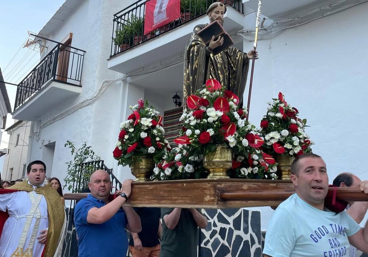 El sacerdote y los vecinos de Trevélez, en guerra por San Benito.