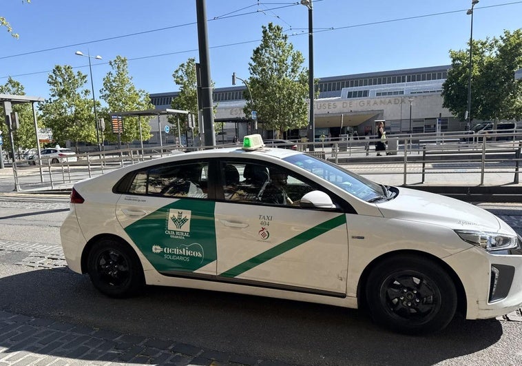 Taxistas piden más vigilancia en la zona de la estación de autobuses