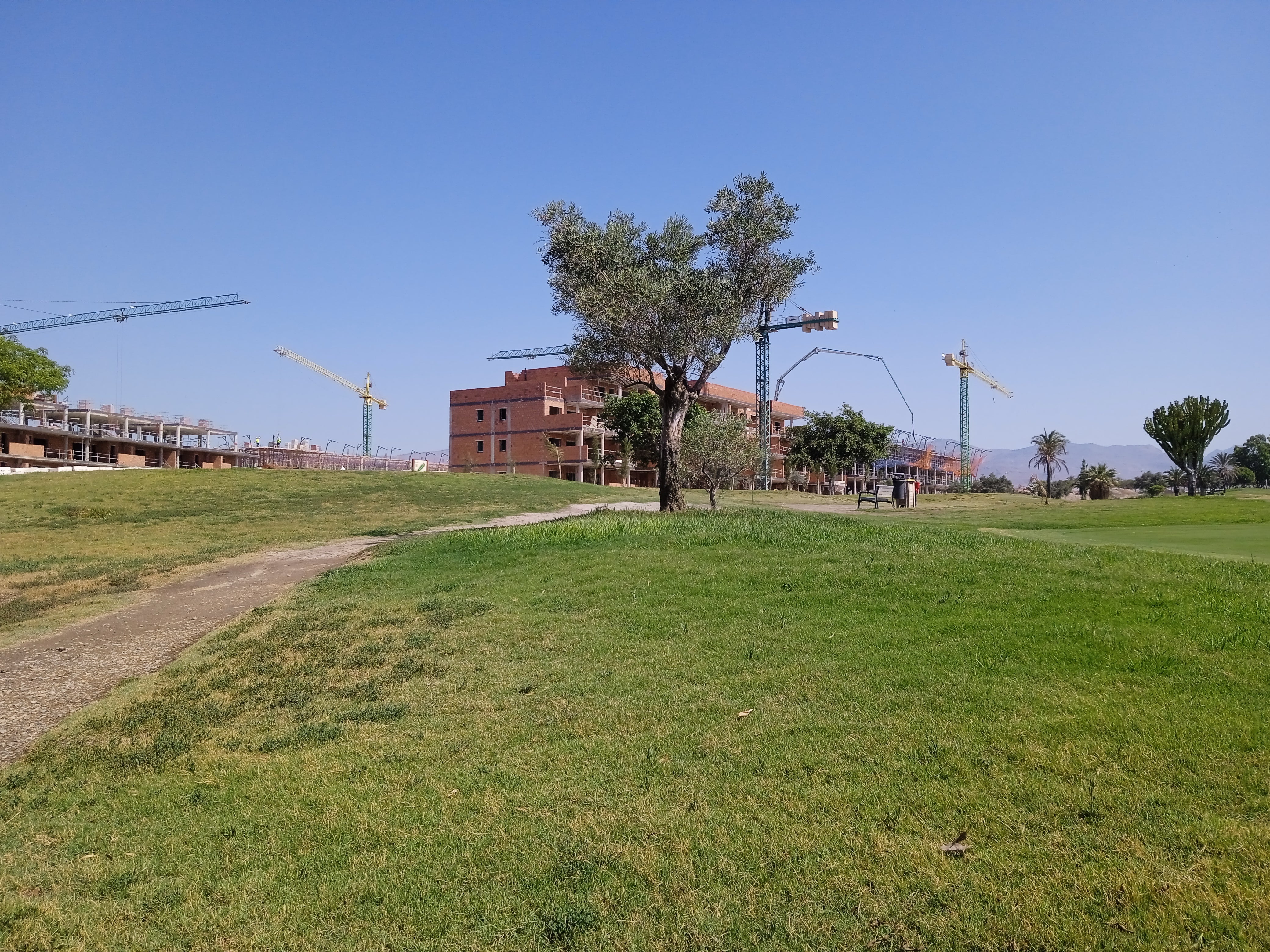 El Toyo inicia el sprint final de su desarrollo y ya tiene construidas tres de cada cuatro viviendas