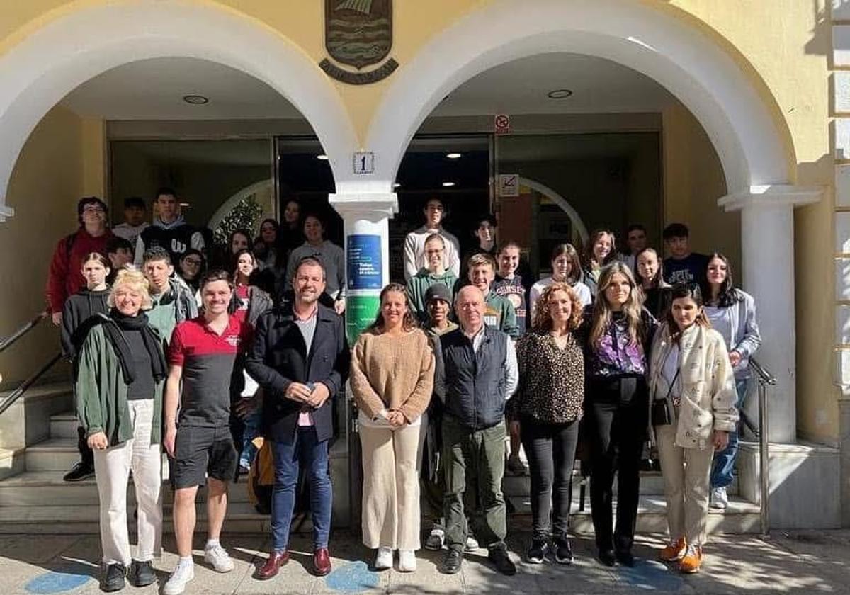 Almuñécar destina 9.000 euros a becas Erasmus para que sexitanos estudien fuera