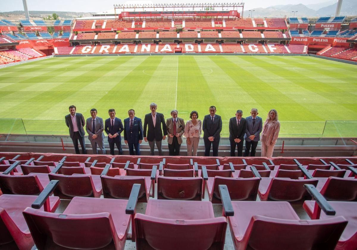 El Granada presenta su proyecto para aspirar al nuevo pliego del estadio 