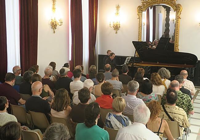 El recital de mediodía en el entorno del Carmen de los Mártires.