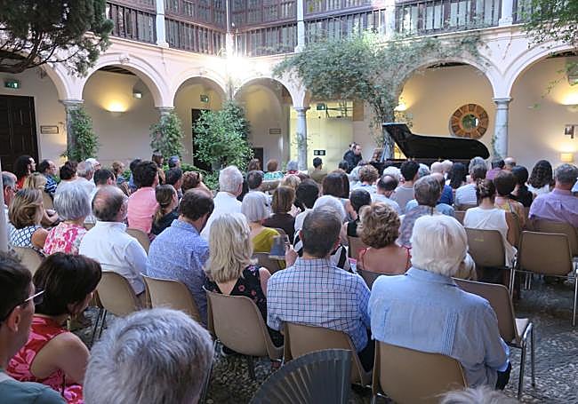 El primer recital vespertino en el Parador.